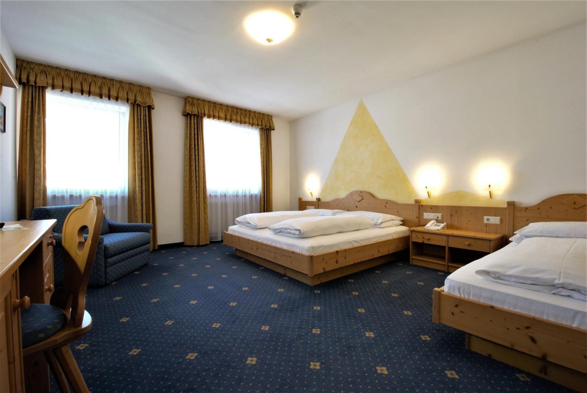 Hotel Urthaler Dobbiaco Eksteriør bilde