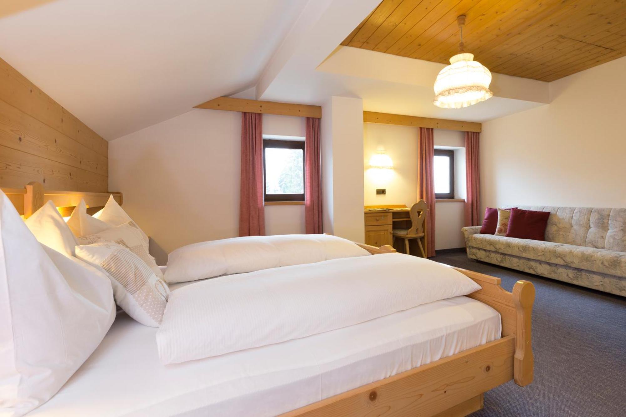 Hotel Urthaler Dobbiaco Eksteriør bilde