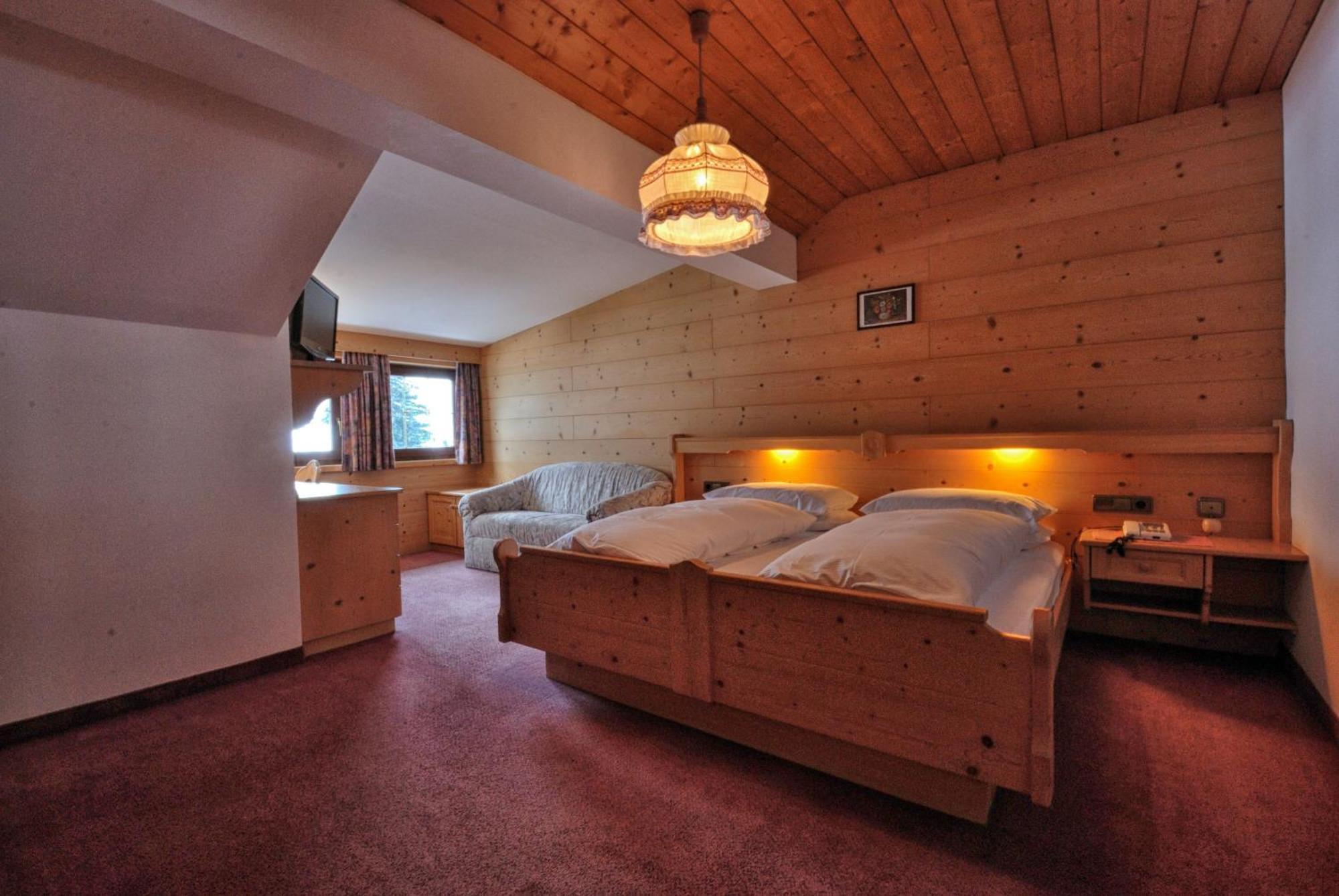 Hotel Urthaler Dobbiaco Eksteriør bilde