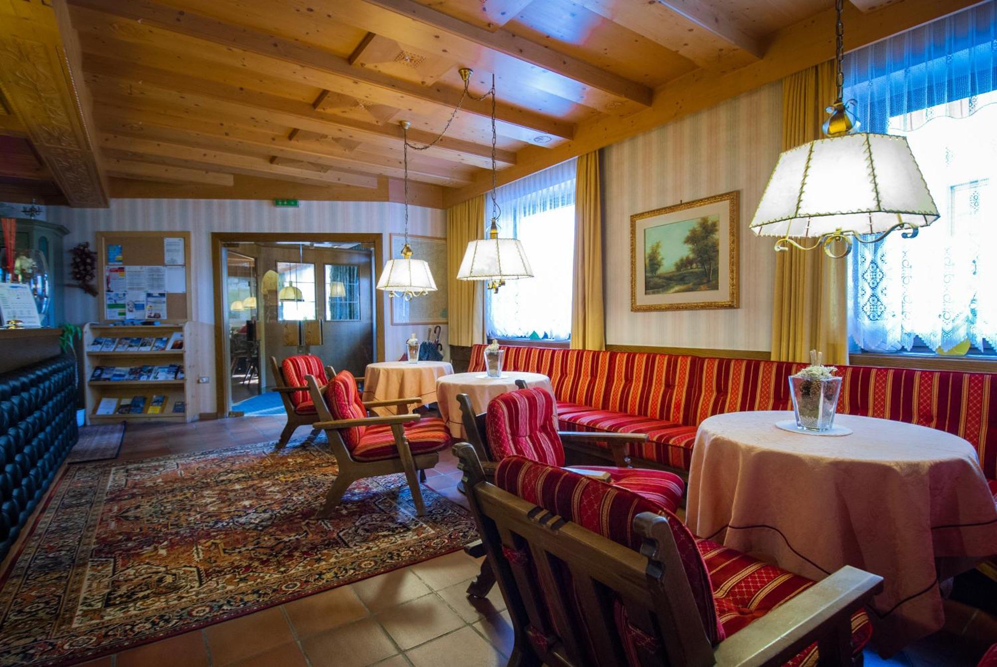 Hotel Urthaler Dobbiaco Eksteriør bilde