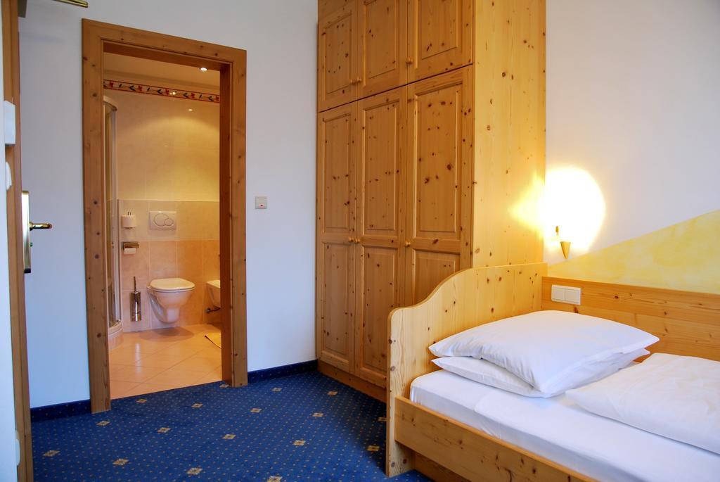Hotel Urthaler Dobbiaco Eksteriør bilde